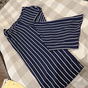 Lulu's wide leg, navy blue with white stripe! Cropped. Beautiful with heels.